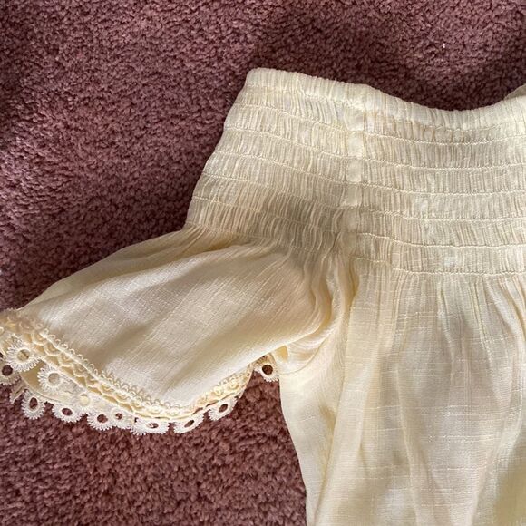 Harve Bernard Large Lemon Drop Off the Shoulder Top - Picture 4 of 5